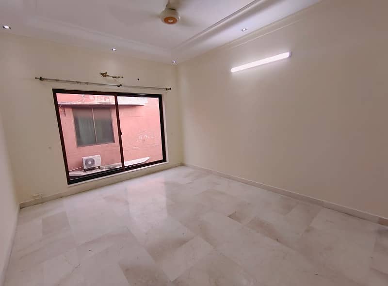 1 Kanal House for Rent in DHA Lahore Phase 4 Near Y Block Commercial 5