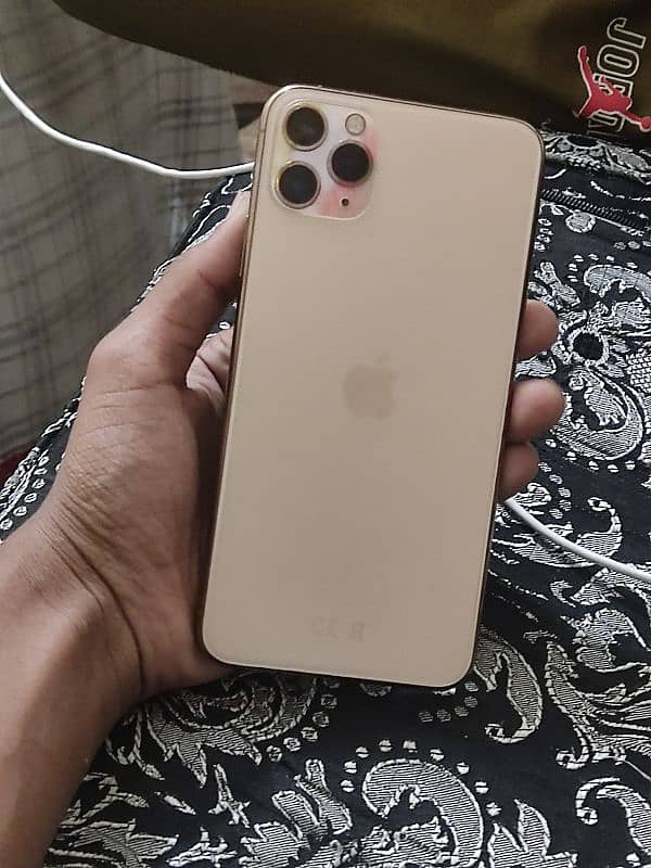 iphone 11 pro max golden 2