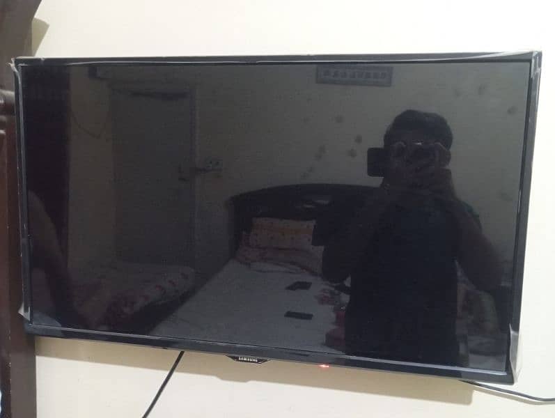 Samsung 32 inch Led TV Available 1