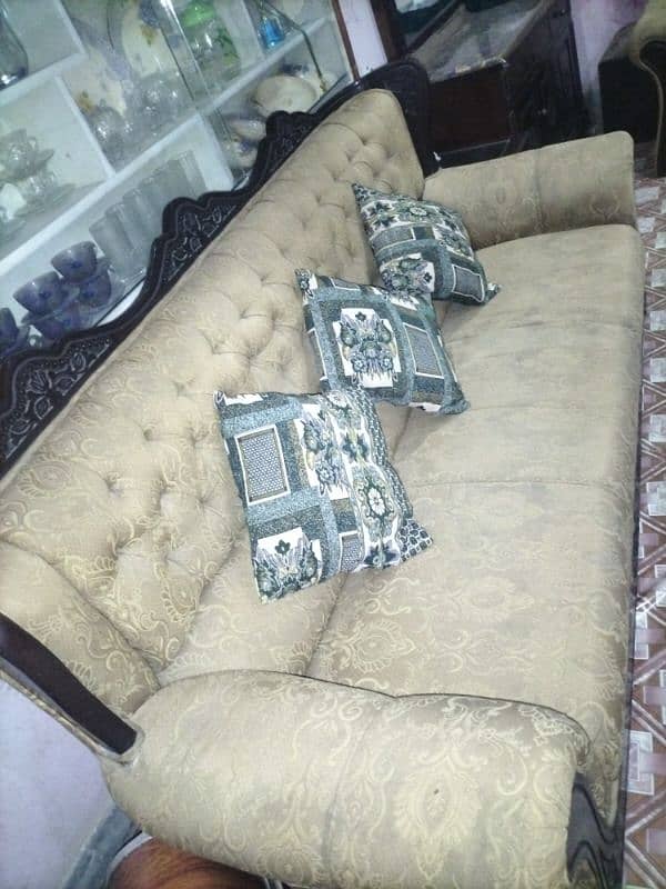 5 seater sofa best condition 4