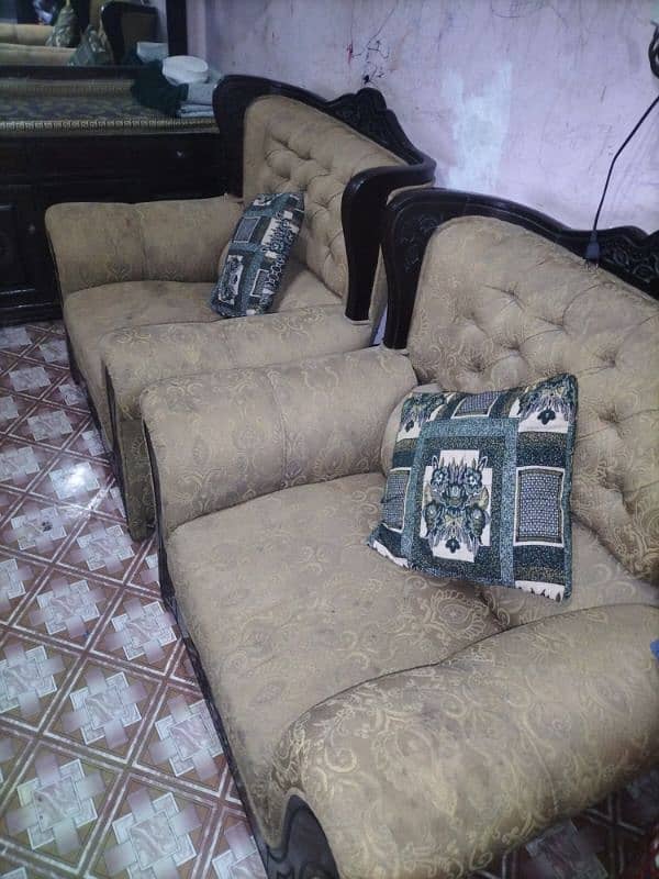 5 seater sofa best condition 5