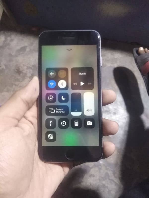 IPhone 6 16gb 10/9.5 condition 4