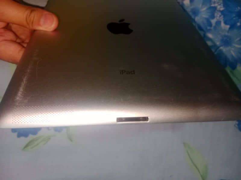 IPAD A1395 10/10 CONDITION   03224089384 4