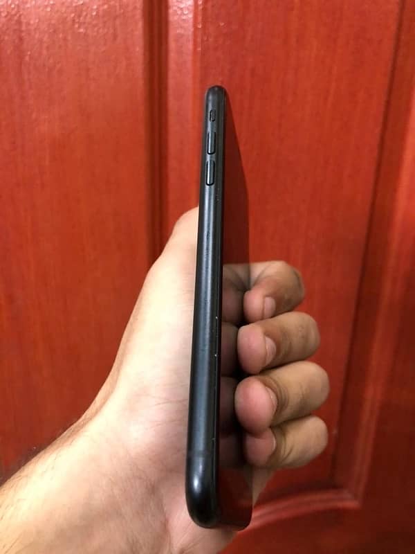 iphone xr 64gb non pta…exchange possible with pixel and oneplus 2