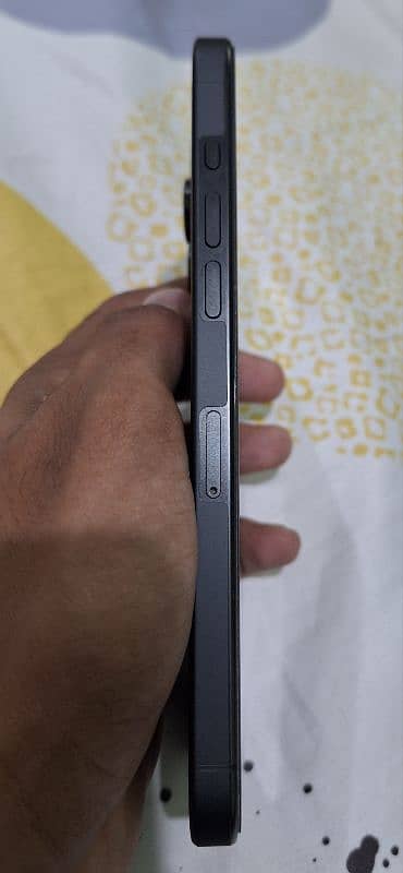 iPhone 15 Pro Max Non-PTA Black Titanium 4