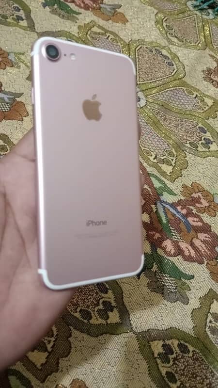 i phone 7- Pta Aproved 128 gb Good candtion 6