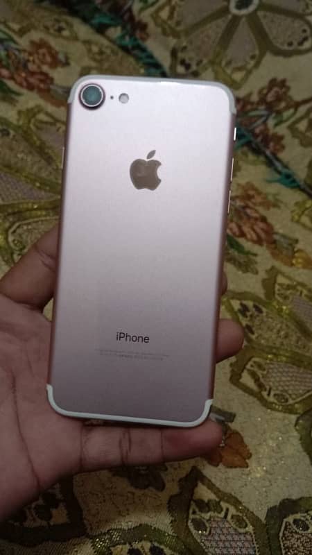 i phone 7- Pta Aproved 128 gb Good candtion 8