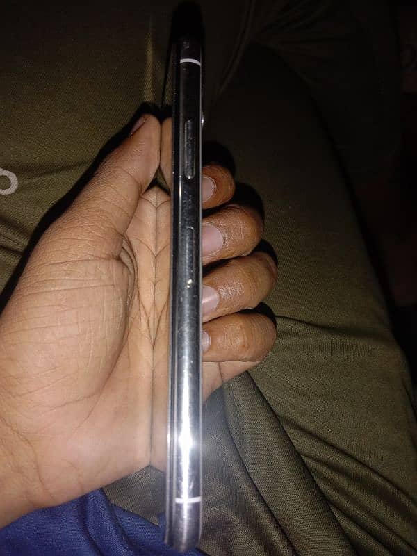 iPhone X 64 GB PTA approvedGood Condition / 03137273139 4