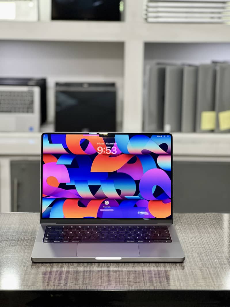 Macbook PRO| M2 2023 14 |16/512 | laptop 1