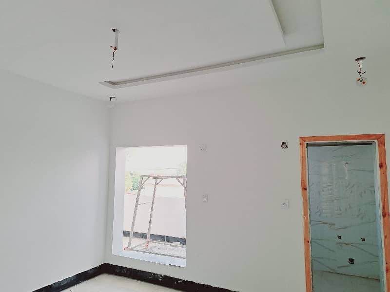 new beautiful Flat for rent in min warsk road opposite tasko Mall 10