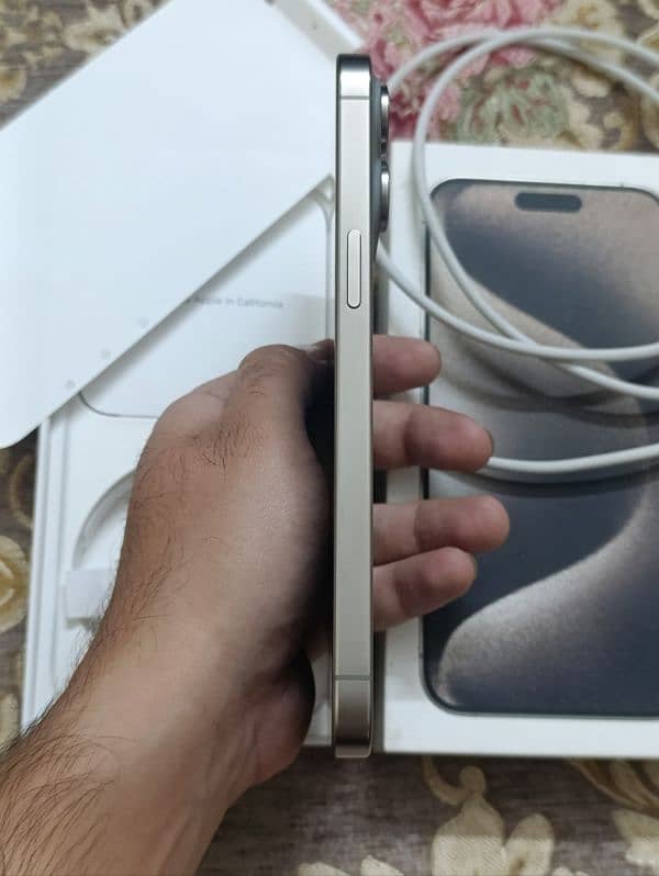 iphone 15 pro max 256gb HK (Pta Approved) Natural Titanium 2