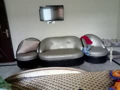 4 Seater leather sofa set for sale