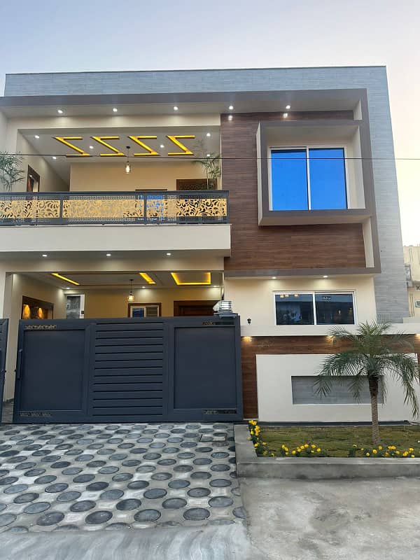 10 marala brand new house avilable for rent in Bahria Town phase 8 0