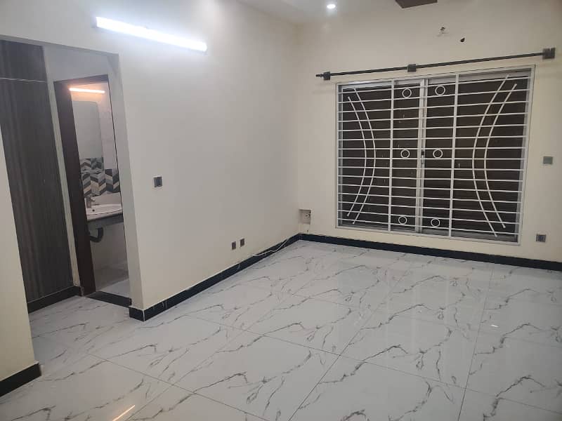 10 marala brand new house avilable for rent in Bahria Town phase 8 6