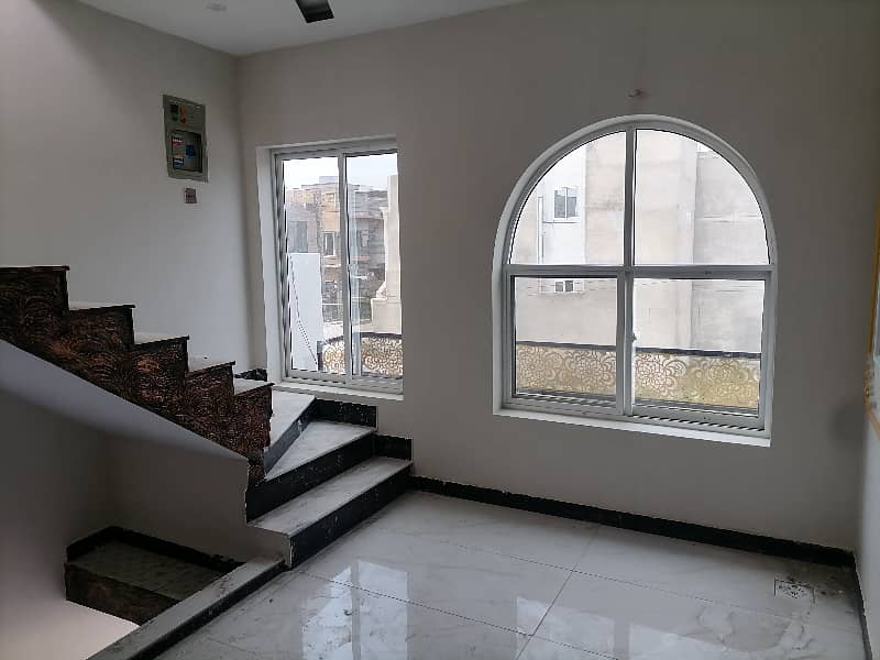 Highly-Desirable Prime Location 5 Marla House Available In Arbab Sabz Ali Khan Town Executive Lodges 31