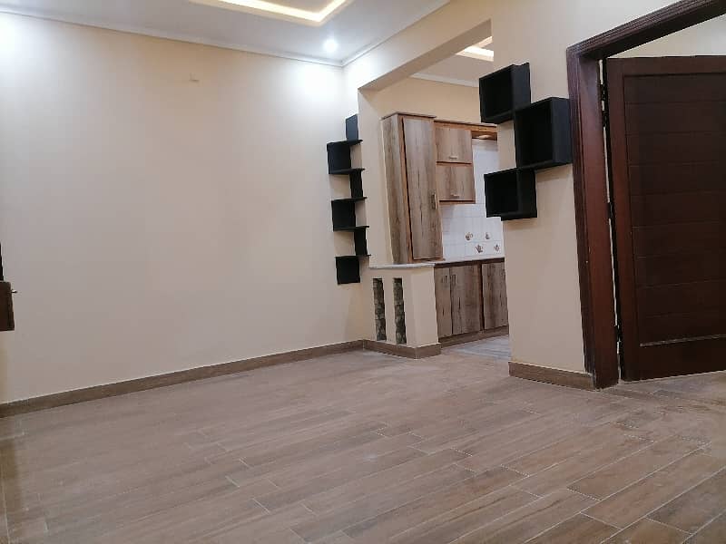 Prime Location Arbab Sabz Ali Khan Town Executive Lodges House Sized 3 Marla 21