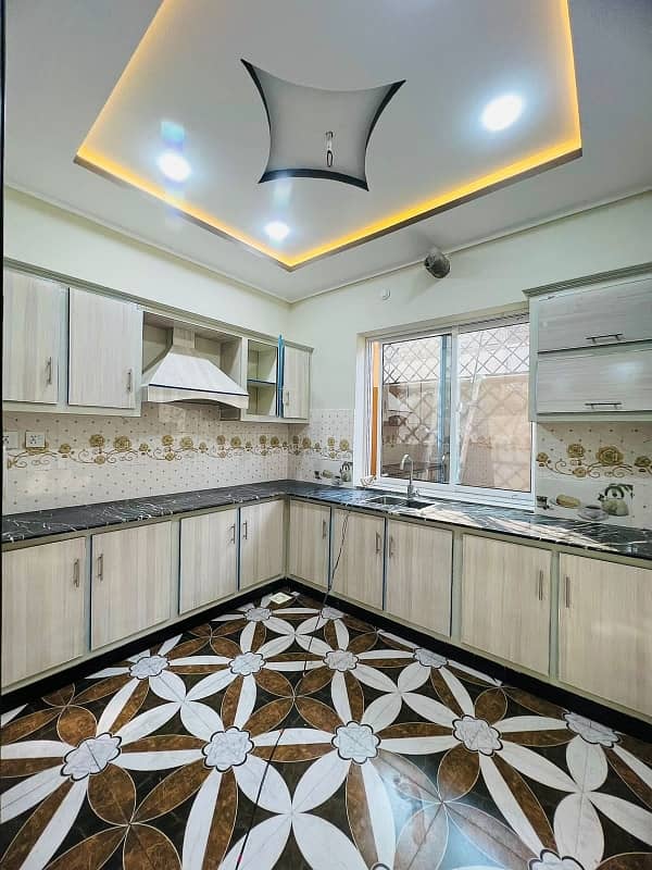 A Well Designed Prime Location House Is Up For sale In An Ideal Location In Peshawar 7