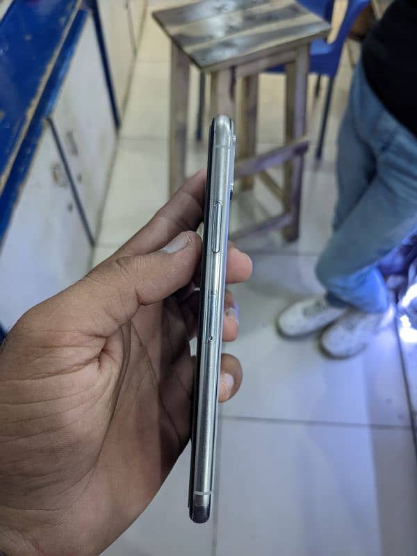 Iphone X 64 GB PTA 1