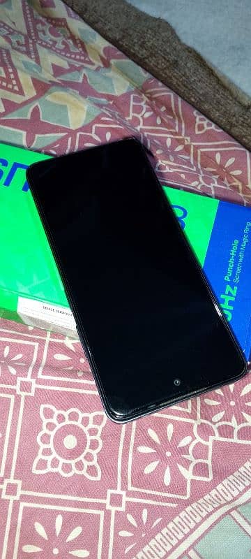 infinix smart 8 condition 10x10 4+64 3