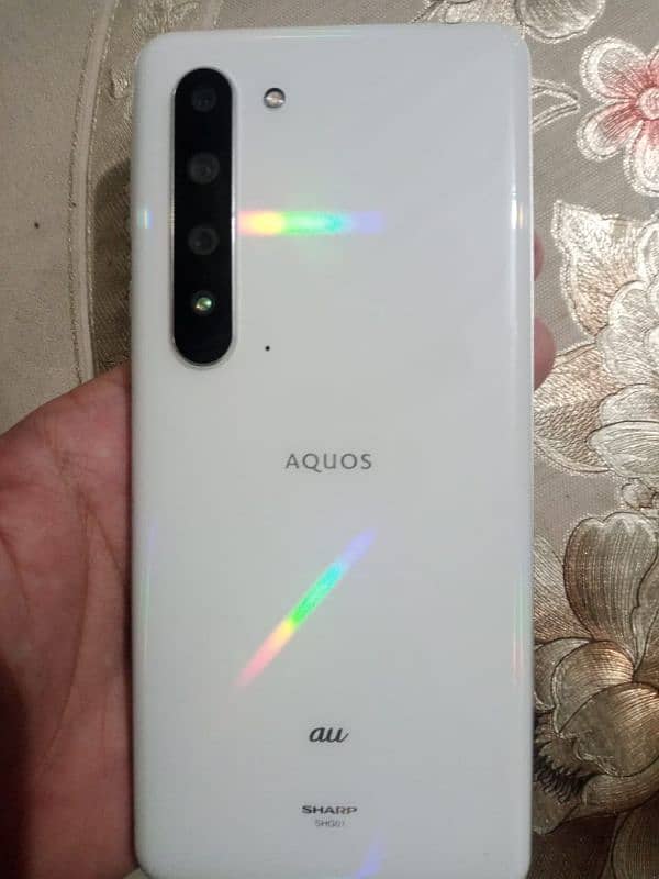 Aquos r5g 0