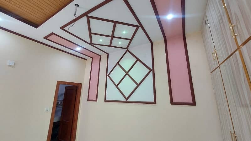 Gorgeous Prime Location 5 Marla House For sale Available In Sufiyan Garden 4