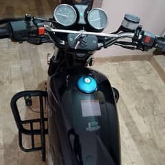 Suzuki GS 150 model 2022