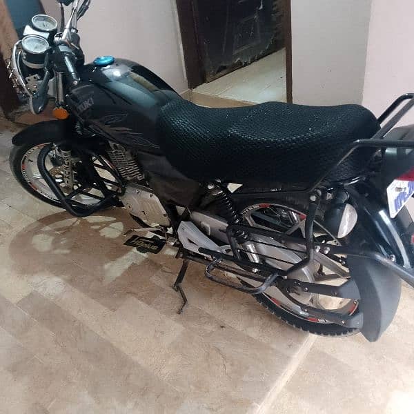 Suzuki GS 150 model 2022 5