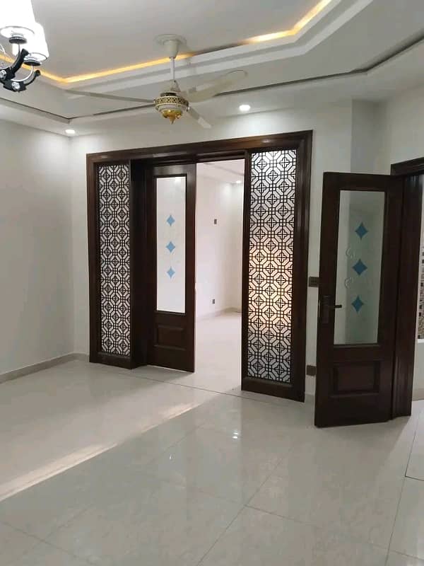 10 marala full house with gas avilable for rent in Bahria Town 3