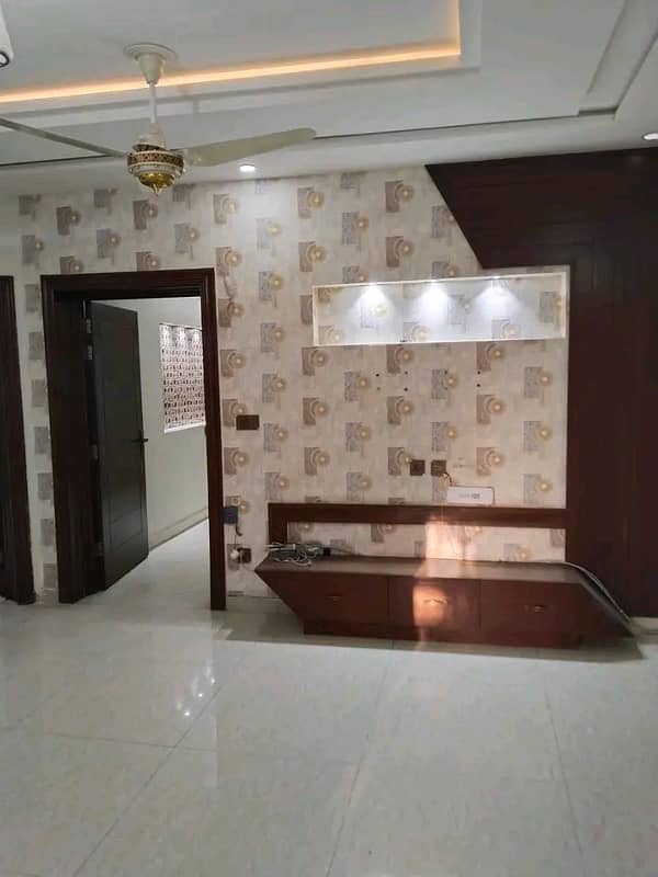 10 marala full house with gas avilable for rent in Bahria Town 6