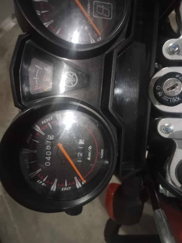 bike ybr 125G bilkul 0 meter hy khud 4 lakh 88 hazsr ka. nakla. tha 6