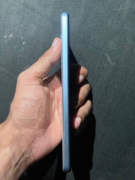 vivo y21 like a brand new mobile phone 4