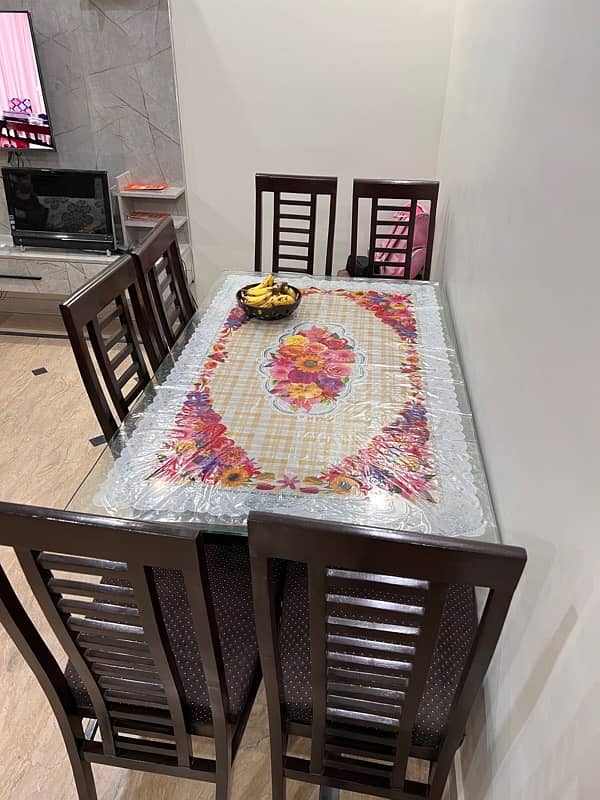 Dinning table for sale 8