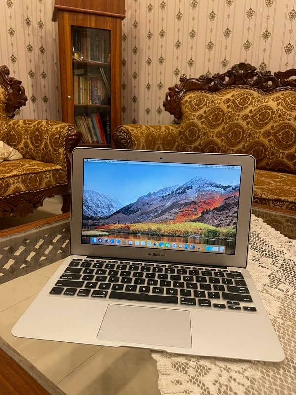 Macbook Air Model 2010 Late 2011 lounch 3