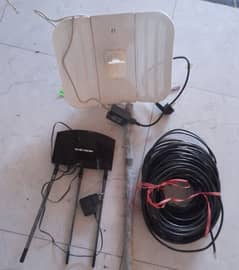 MERCUSYS WiFi router & Lightbeam M5 Dish