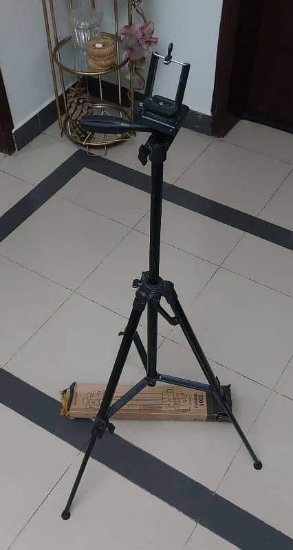 Tripod Mobile Stand 4