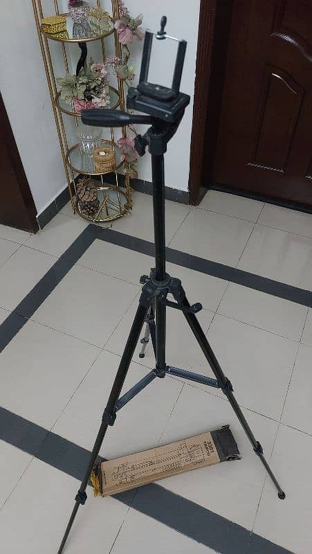 Tripod Mobile Stand 6