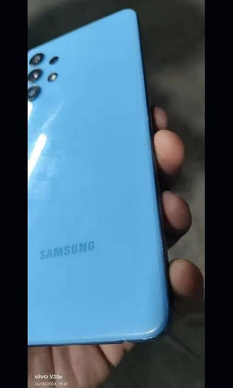 Samsung galaxy a 32 with box and charger 1