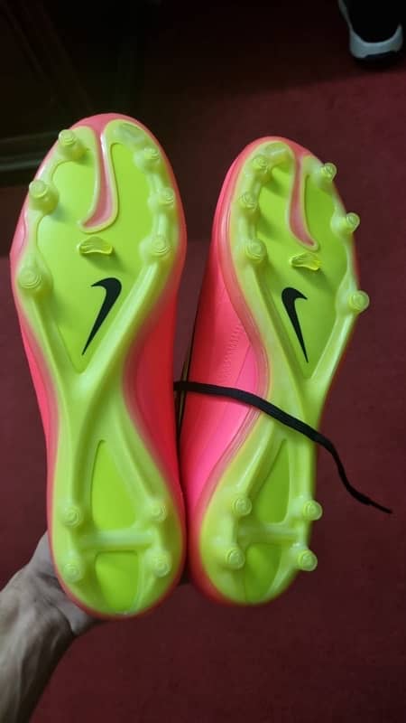 Nike hyper venom brand new 2