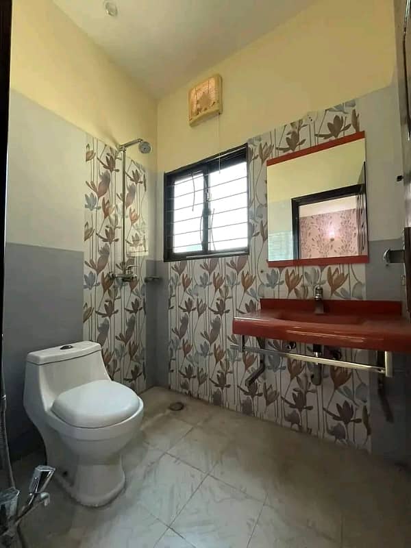 10 marala House with gase proper double unit avilable for rent 1