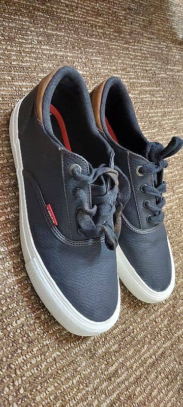 levis US 8.5 new 5