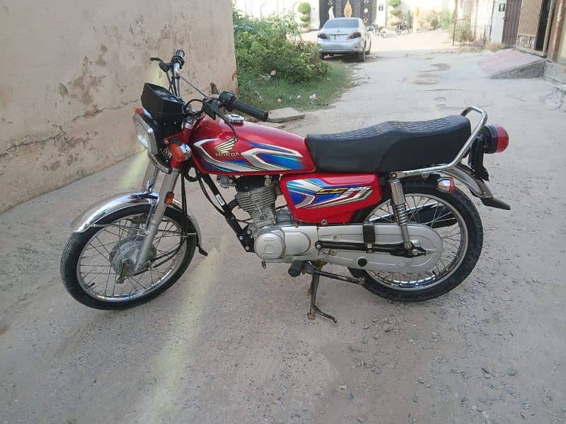 honda 125 all Punjab num laga hoa h vip condition ma h 1