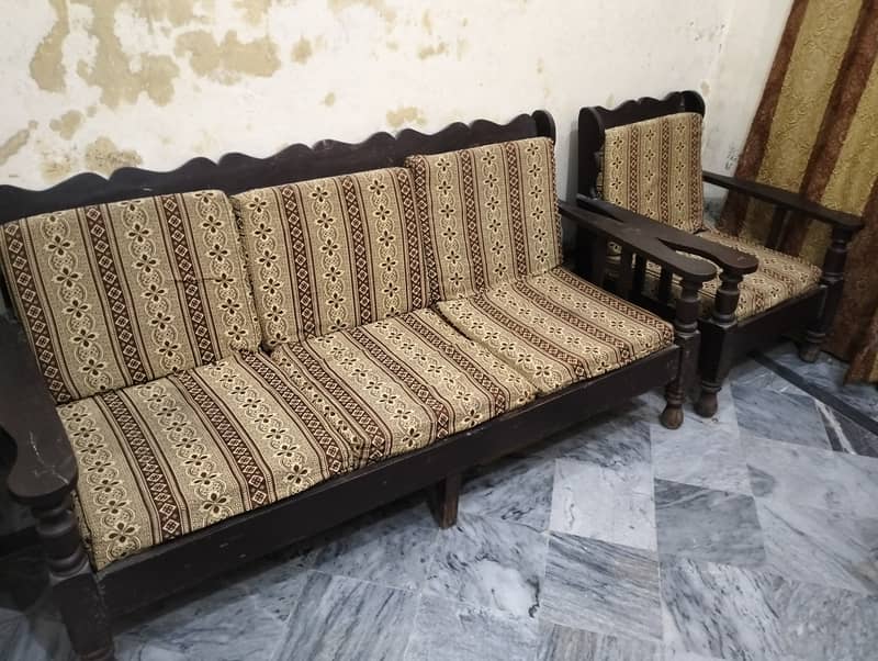 Sofa for sale 0