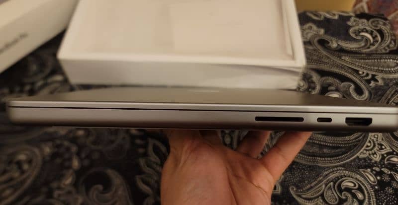 MacBook Pro 2021 14 Inch M1 Pro 16GB/512GB *READ DESCRIPTION* 7