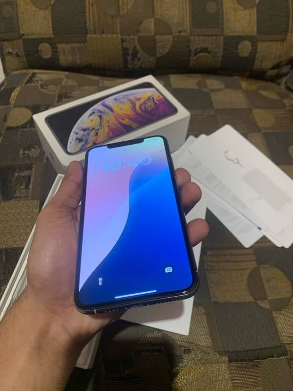 Apple iphone xs max 64gb dual sim pta approved full box 4