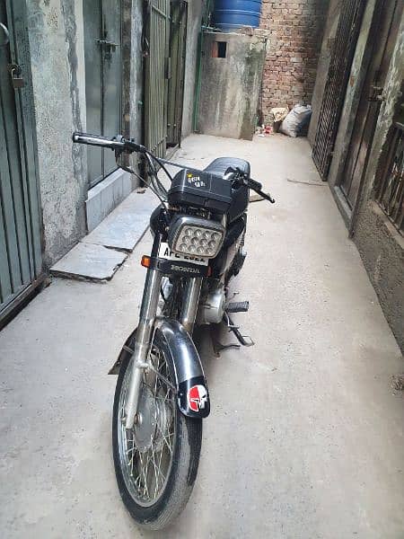 HONDA 125 United ka h number nhi lgwia h alll ok h 3