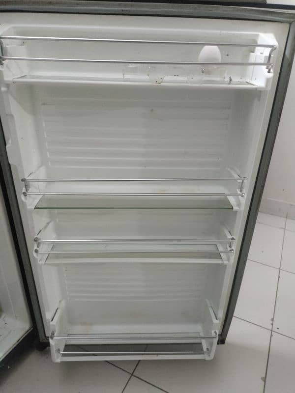 Refrigerator 4