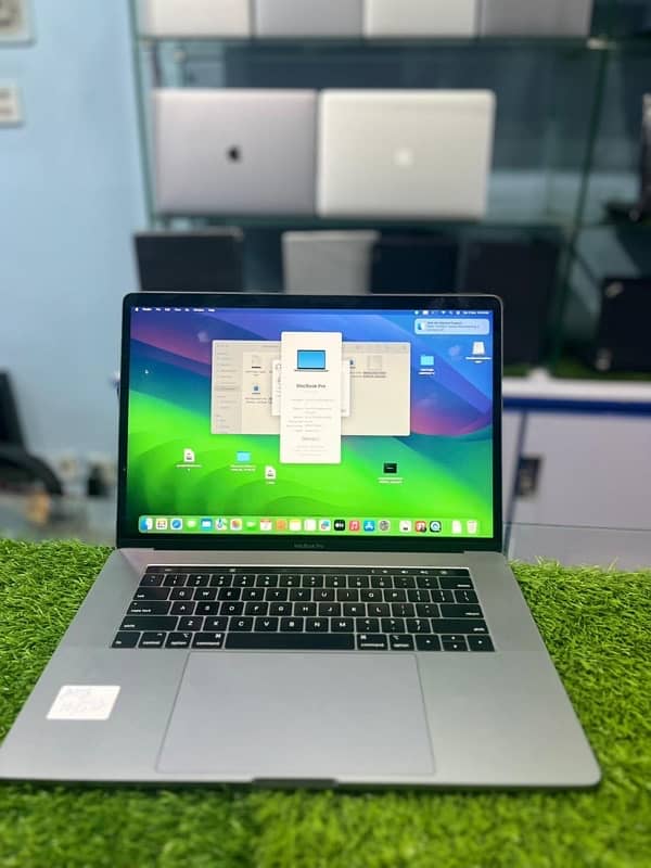 Apple MacBook Pro 2019 15inch i7 0