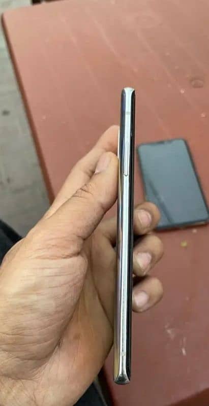 one plus 8 good condition 8+4  ram  128gb storage 2