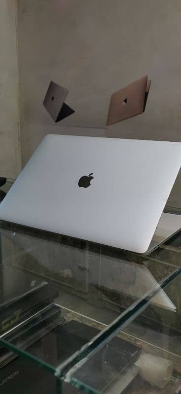 macbook pro i7/16/512/15"/touch Barr 4k 5