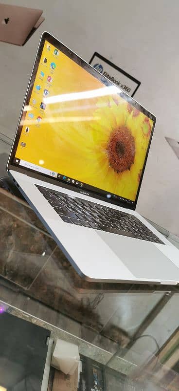 macbook pro i7/16/512/15"/touch Barr 4k 6